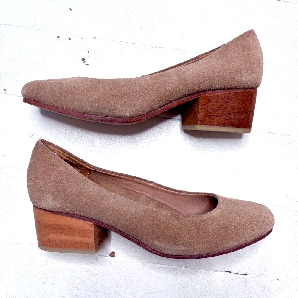 A Détacher Tan Eleanor Suede Pumps Wooden Block Heel Size 8 EUC